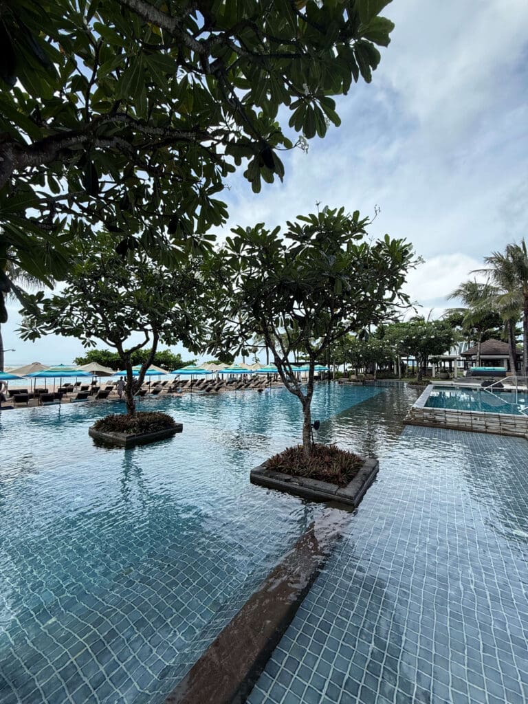 Nusa Dua Ritz Carlton pool