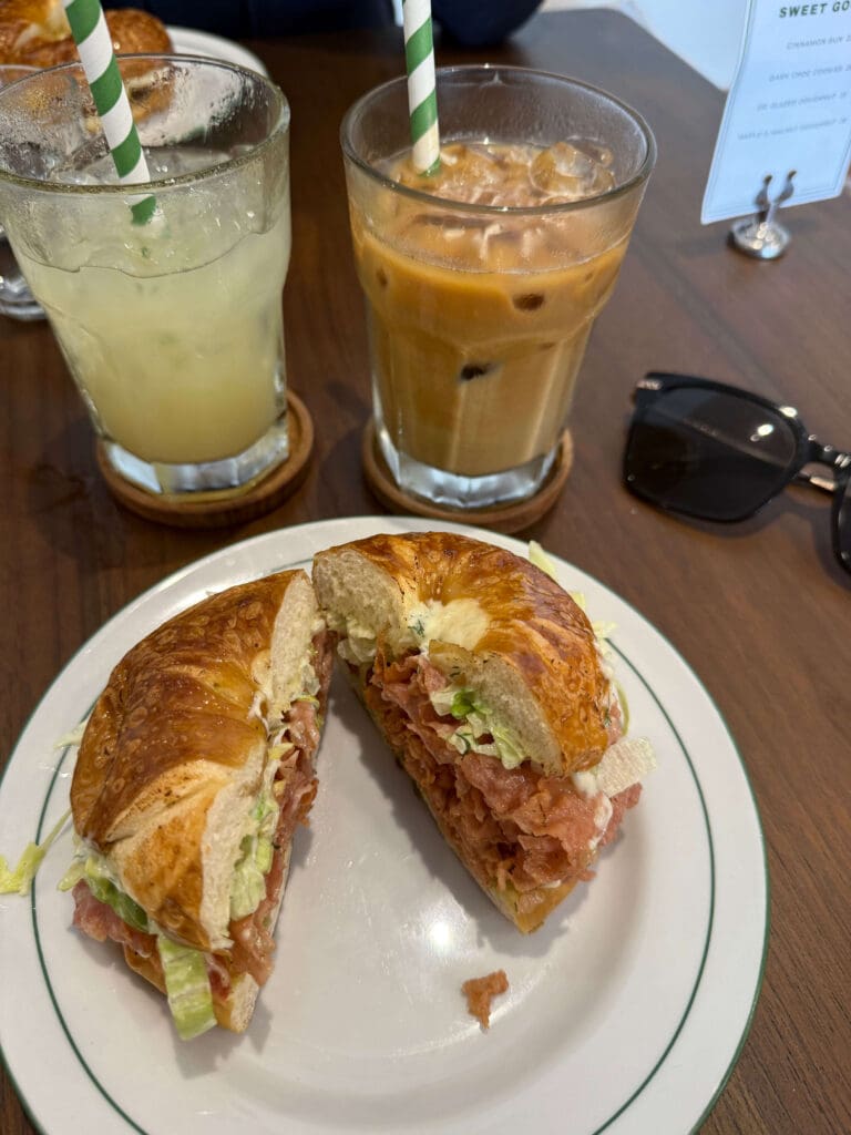 Best cafe in Bingin. The Deli in uluwatu bali