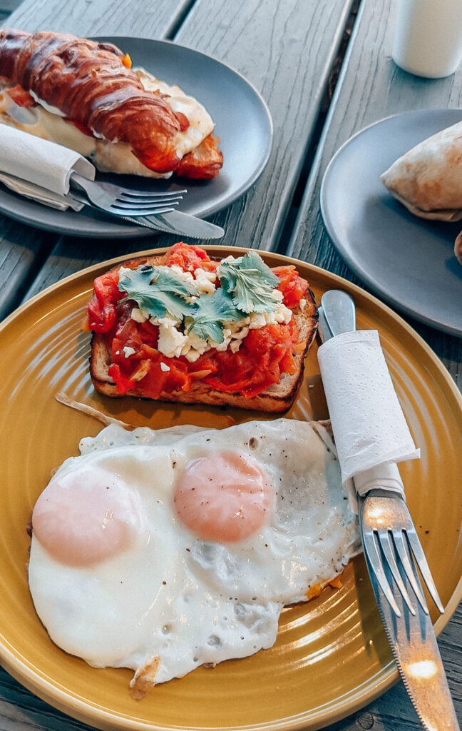 Where to eat breakfast in Kauai Javai Kai